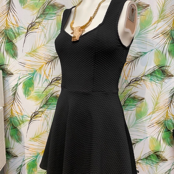 Summer Dress w/back cut off A-Line mini - Picture 7 of 8